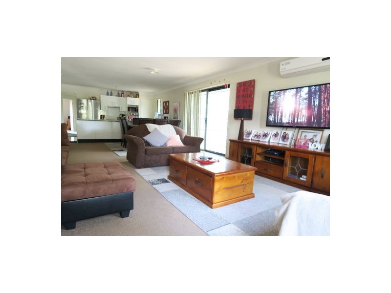 19 Taylor Street, Dinmore QLD 4303