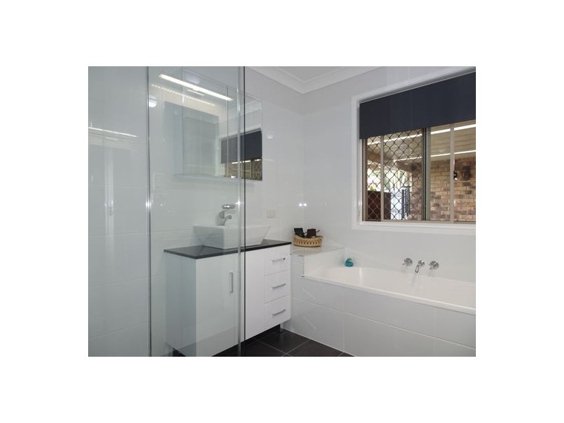 214 Wildey Street, Flinders View QLD 4305