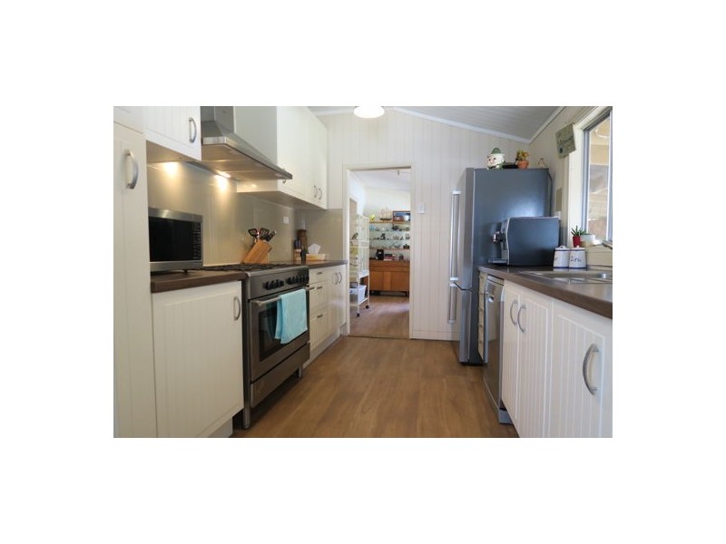 17 Whitehill Road, Newtown QLD 4305