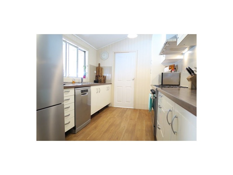 17 Whitehill Road, Newtown QLD 4305