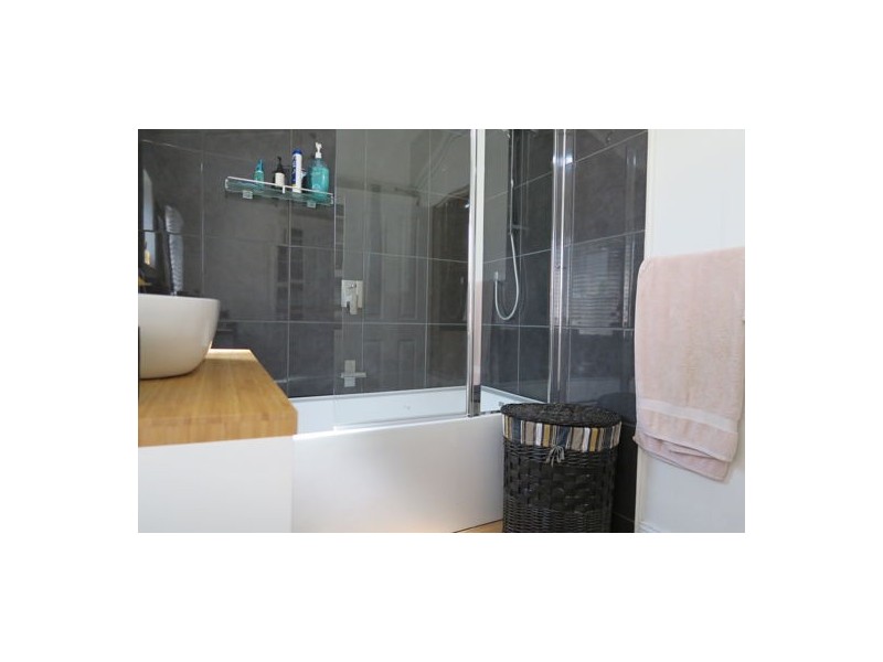 17 Whitehill Road, Newtown QLD 4305