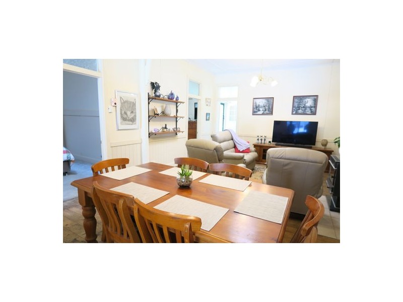 17 Whitehill Road, Newtown QLD 4305