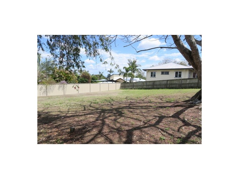 1 Berry Street, Churchill QLD 4305