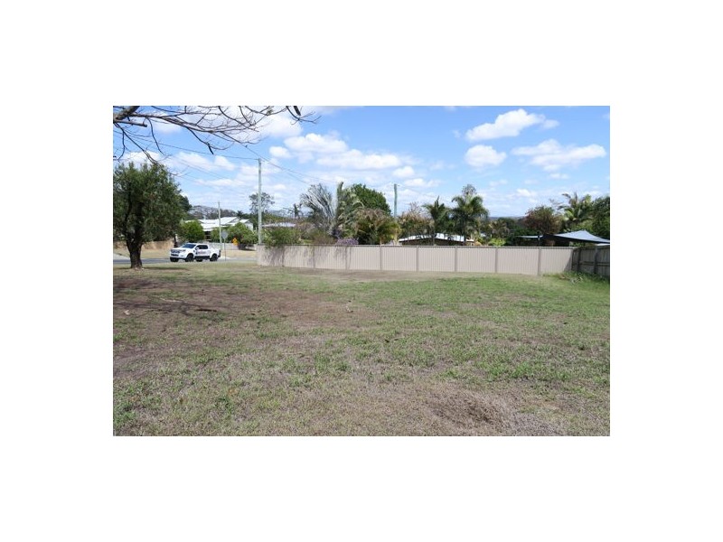 1 Berry Street, Churchill QLD 4305