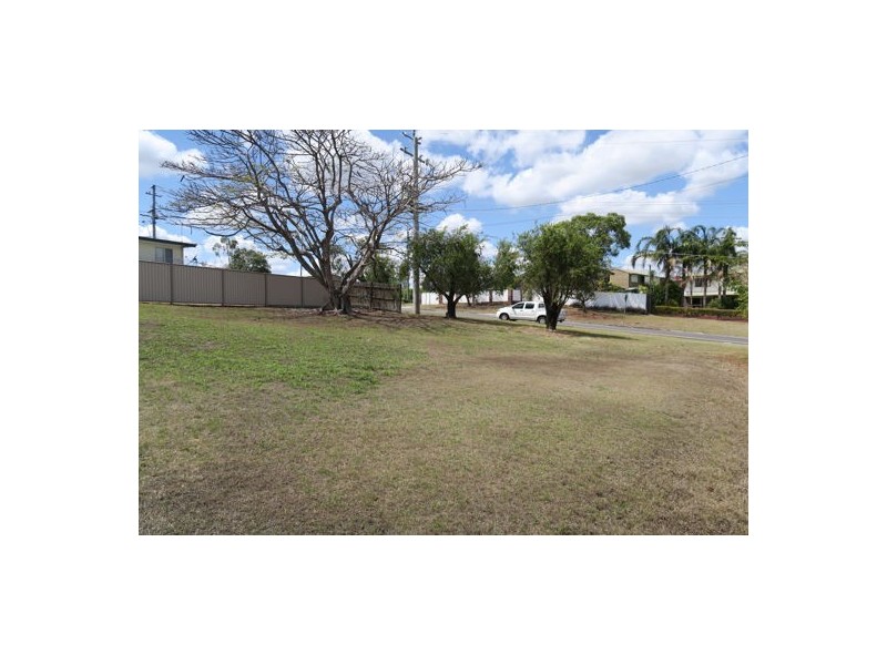 1 Berry Street, Churchill QLD 4305