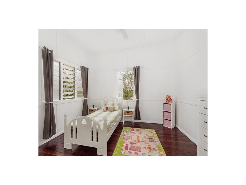 4 Lennon Lane, North Ipswich QLD 4305