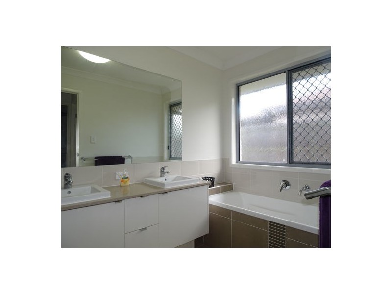 66 Sarah Drive, Yamanto QLD 4305