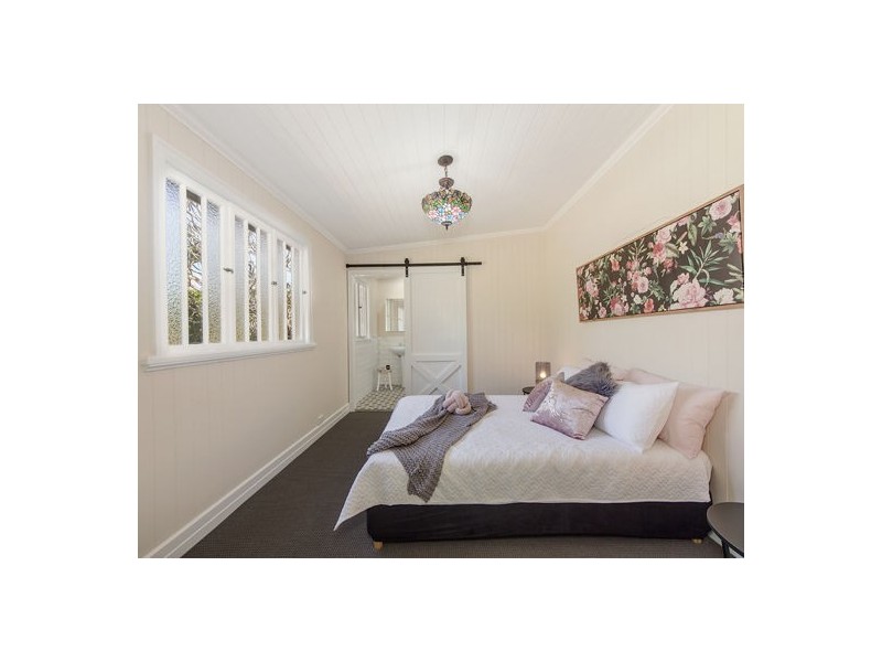 6 View Street, Woodend QLD 4305