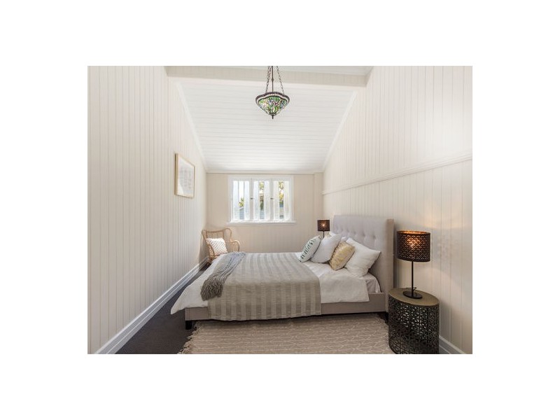 6 View Street, Woodend QLD 4305