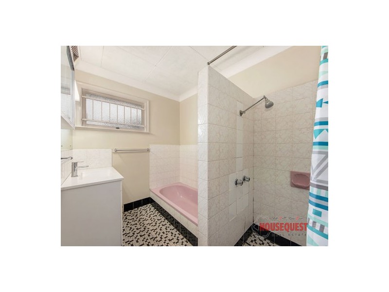 41 Raceview Street, Eastern Heights QLD 4305