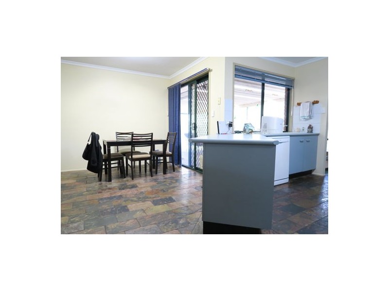 60 Jonquil Circuit, Flinders View QLD 4305