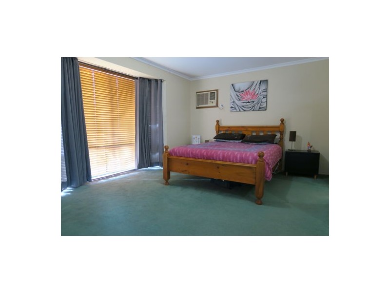 60 Jonquil Circuit, Flinders View QLD 4305