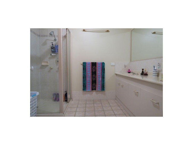 60 Jonquil Circuit, Flinders View QLD 4305