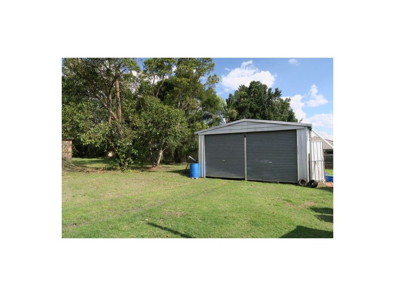 16 Hayes Street, Raceview QLD 4305