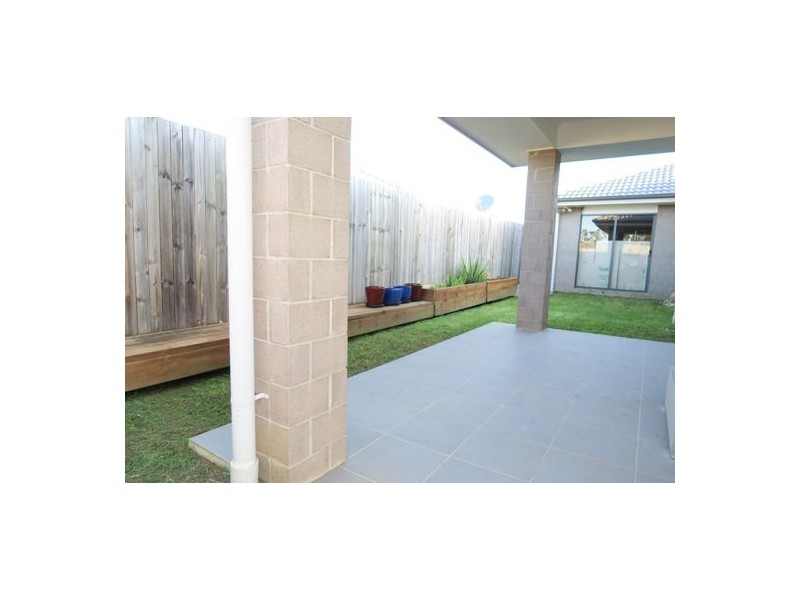 5 Rosemary Street, Deebing Heights QLD 4306