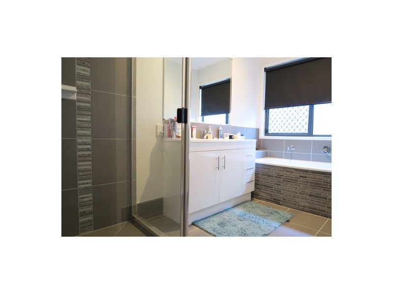 5 Rosemary Street, Deebing Heights QLD 4306