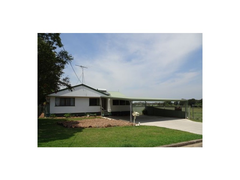 16 Makepeace Street, Rosewood QLD 4340