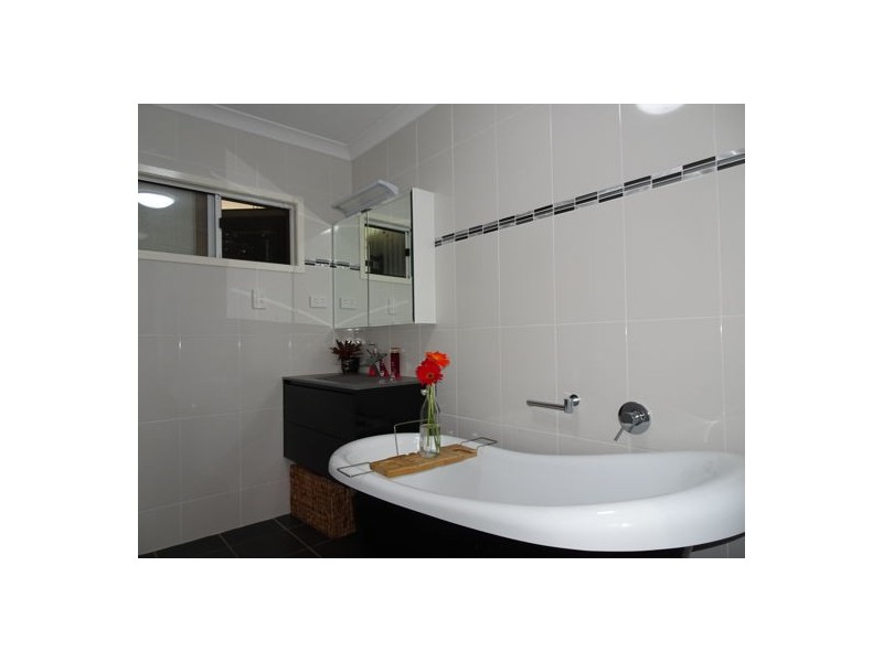 16 Makepeace Street, Rosewood QLD 4340