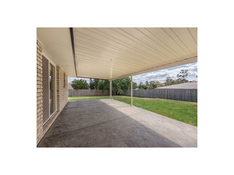 12 Chesterfield Place, Flinders View QLD 4305