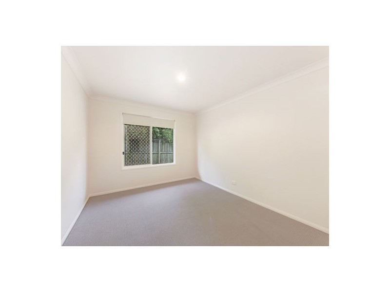 12 Chesterfield Place, Flinders View QLD 4305