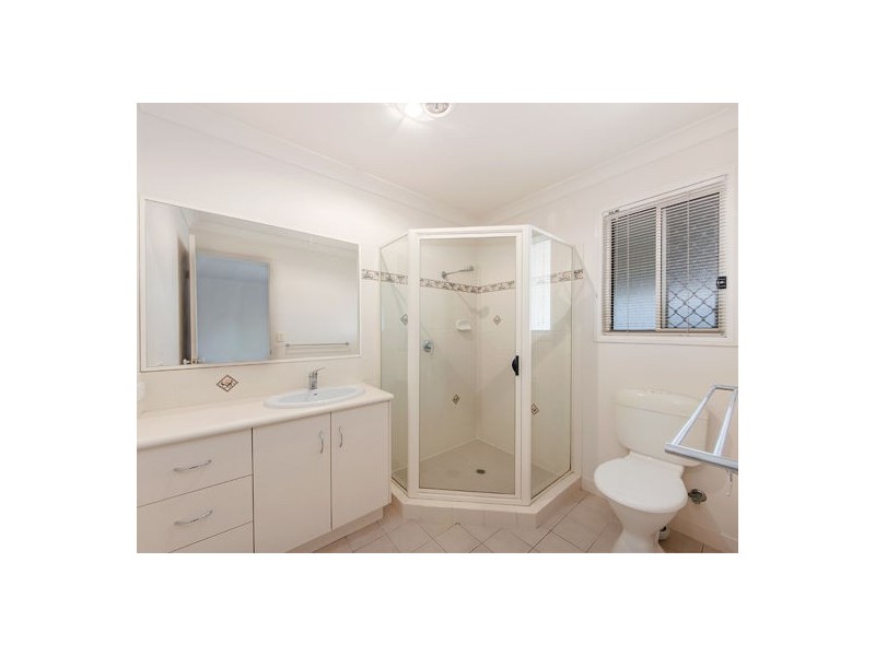 12 Chesterfield Place, Flinders View QLD 4305