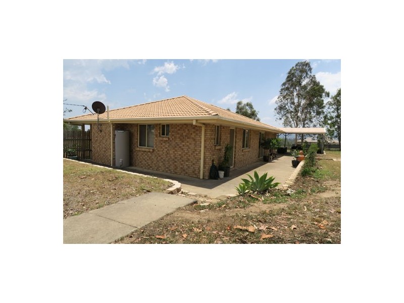 84 Flinders Street, Peak Crossing QLD 4306
