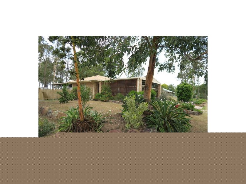 84 Flinders Street, Peak Crossing QLD 4306