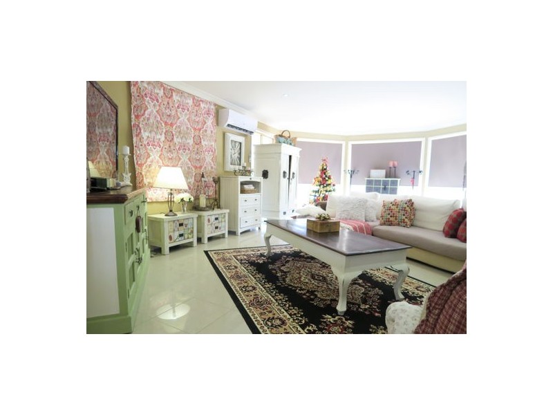 84 Flinders Street, Peak Crossing QLD 4306