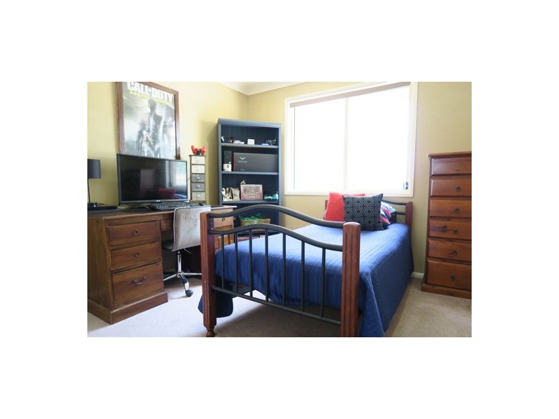 84 Flinders Street, Peak Crossing QLD 4306