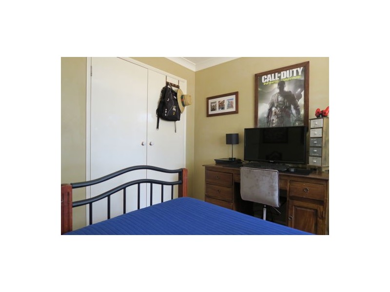 84 Flinders Street, Peak Crossing QLD 4306