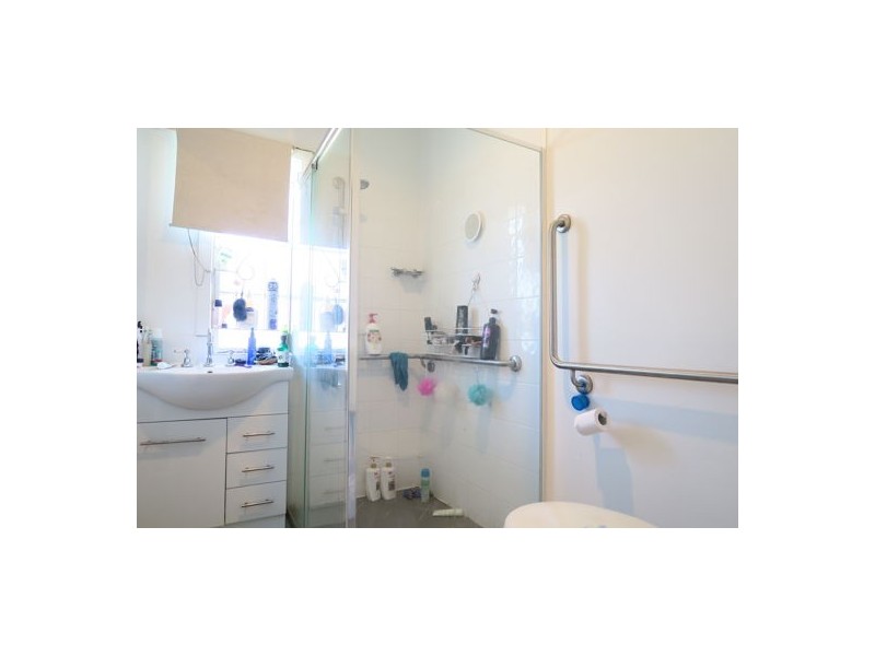 123 Blackstone Road, Silkstone QLD 4304