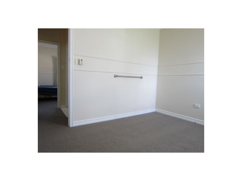 123 Blackstone Road, Silkstone QLD 4304