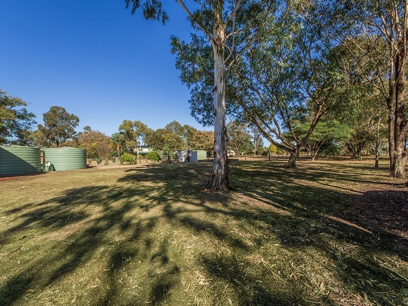 1 Roland Court, Peak Crossing QLD 4306