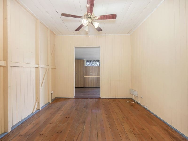 6 Woodgate Street, Churchill QLD 4305