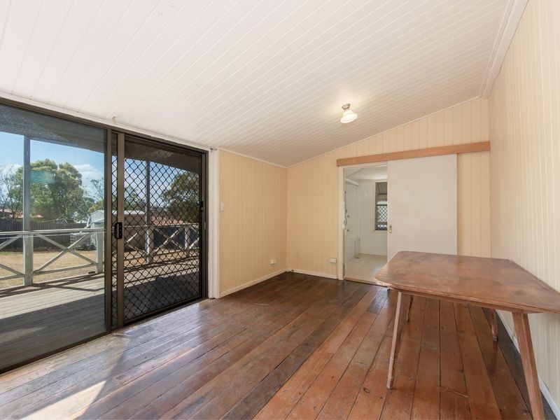 6 Woodgate Street, Churchill QLD 4305