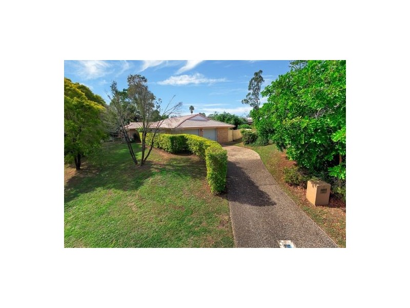 2 Lakewood Court, Flinders View QLD 4305
