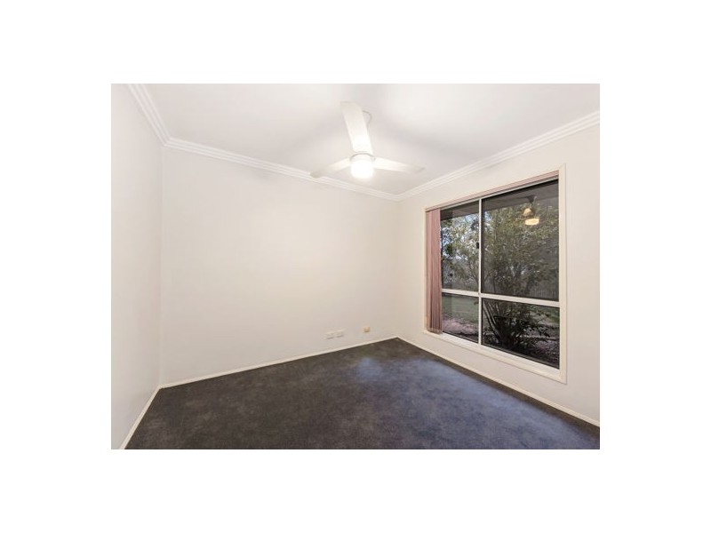 2 Lakewood Court, Flinders View QLD 4305