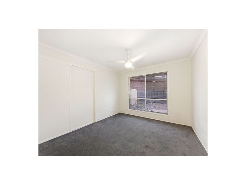 2 Lakewood Court, Flinders View QLD 4305
