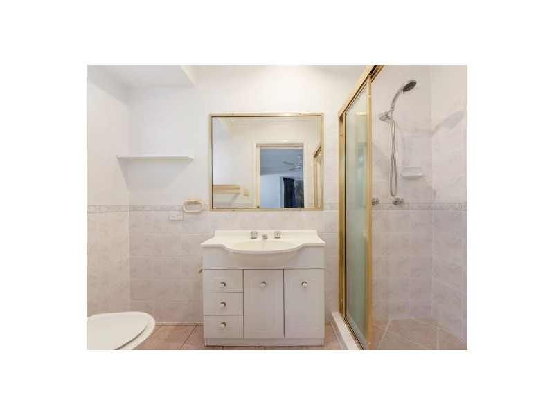 2 Lakewood Court, Flinders View QLD 4305