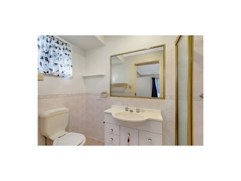 2 Lakewood Court, Flinders View QLD 4305