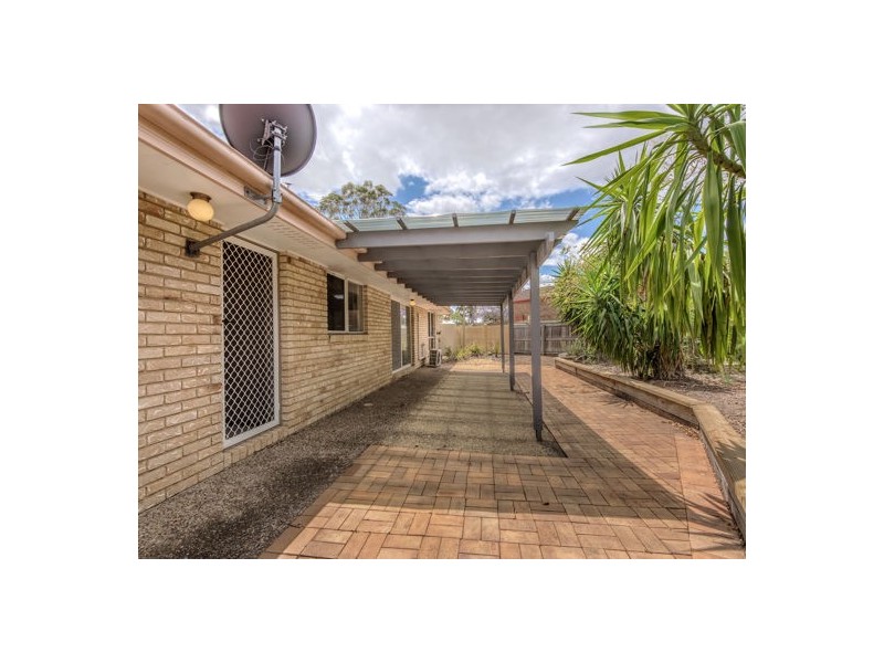 2 Lakewood Court, Flinders View QLD 4305
