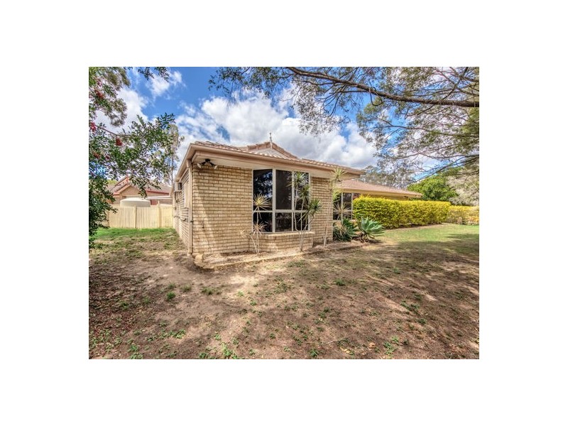 2 Lakewood Court, Flinders View QLD 4305