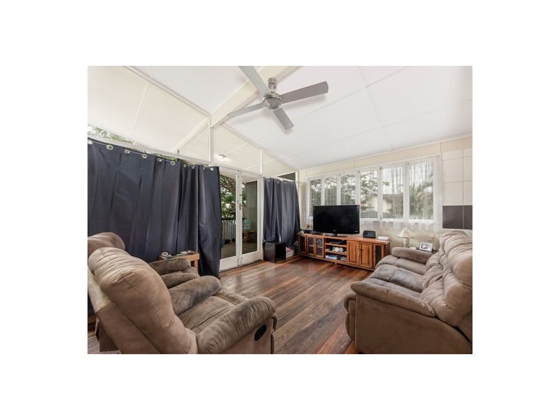 27A Margaret Street, Silkstone QLD 4304