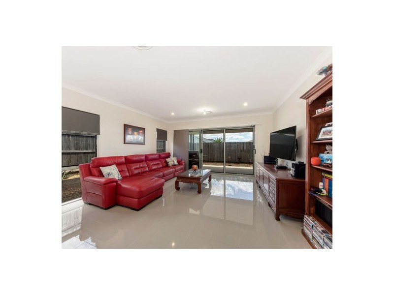 33 Lomandra Street, Deebing Heights QLD 4306