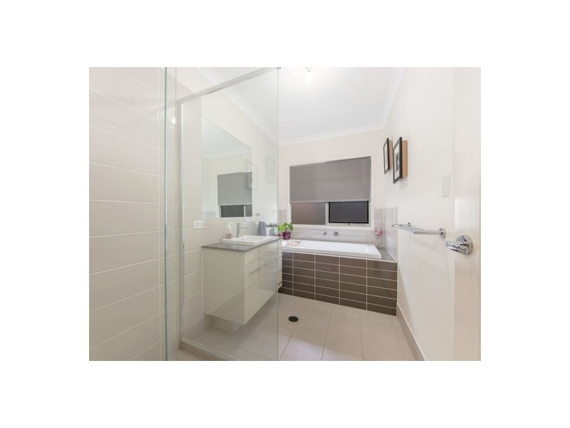 33 Lomandra Street, Deebing Heights QLD 4306