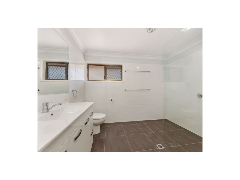 350 South Station Road, Raceview QLD 4305