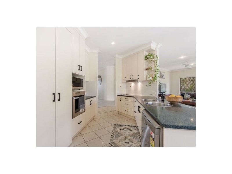 17 Darlington Court, Flinders View QLD 4305