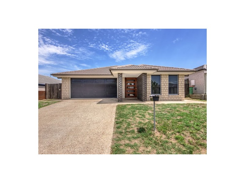 18 Lomandra Street, Deebing Heights QLD 4306