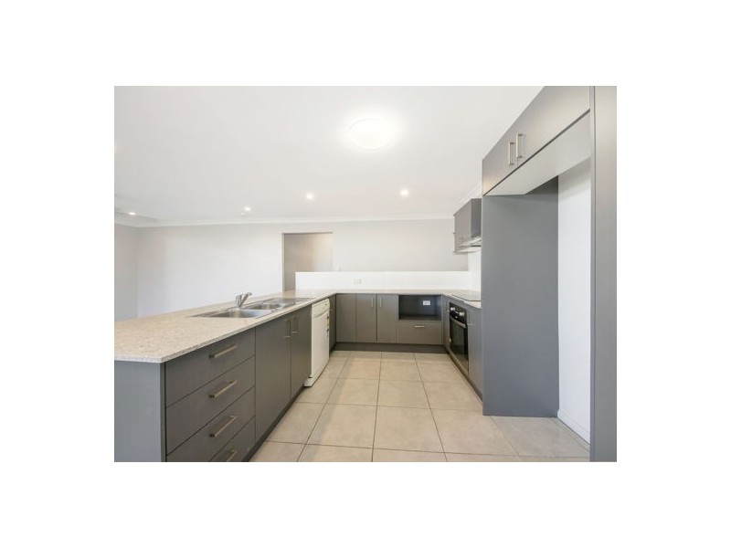 18 Lomandra Street, Deebing Heights QLD 4306