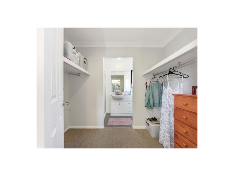 13 Walter Court, Leichhardt QLD 4305